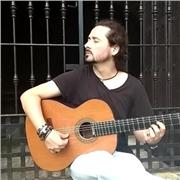 Profesor de guitarra y musica titulado para todas las edades. Asturias